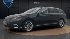 Zwart, metallic lak Gebruikt 2022 VW Passat Business Stationwagen | € 26.450 (Eerlijke prijs)