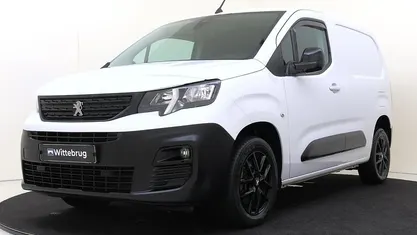 Wit Gebruikt 2023 Peugeot Partner S MPV | € 17.925 (Eerlijke prijs)