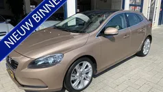 Bruin Gebruikt 2012 Volvo V40 Momentum Stationwagen | € 11.950 (Eerlijke prijs)