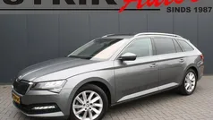 Grijs, metallic lak Gebruikt 2022 Skoda Superb Business Line Stationwagen | € 11.495 (Goede deal)