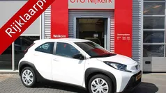 Wit Gebruikt 2023 Toyota Aygo Play Hatchback | € 20.900 (Eerlijke prijs)