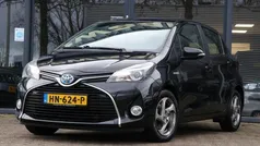 Zwart Gebruikt 2015 Toyota Yaris Hatchback | € 10.345 (Goede deal)