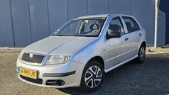 Grijs Gebruikt 2005 Skoda Fabia Classic Hatchback | € 999 (Eerlijke prijs)