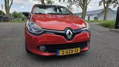 Rood Gebruikt 2014 Renault Clio IV Dynamique Hatchback | € 6.299 (Eerlijke prijs)