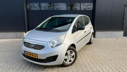 Occasion Kia Venga 90 PK (66 kW) 2011 Grijs Hatchback