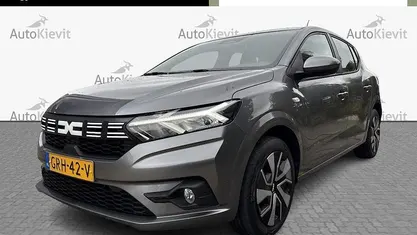 Grijs Occasion 2024 Dacia Sandero Expression Hatchback | € 16.950 (Eerlijke prijs)