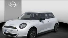 Gebruikt 2025 Mini Cooper SE Essential Hatchback | € 33.635 (Super prijs)