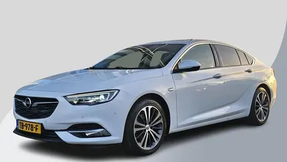 Wit Occasion 2018 Opel Insignia Innovation Hatchback | € 19.850 (Eerlijke prijs)