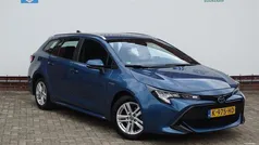 Blauw, metallic lak Gebruikt 2020 Toyota Corolla Active Stationwagen | € 17.950 (Goede deal)