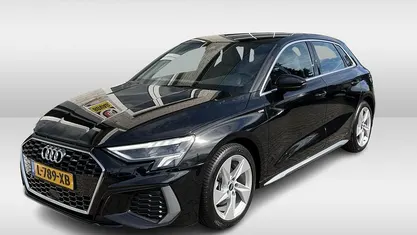 Zwart Gebruikt 2021 Audi A3 Sportback S-Line Hatchback | € 25.950 (Goede deal)