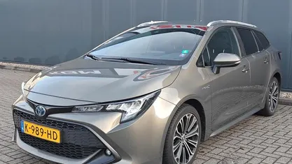 Groen Occasion 2021 Toyota Corolla Business Edition Stationwagen | € 19.930 (Eerlijke prijs)