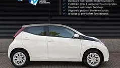 Wit Gebruikt 2019 Toyota Aygo X-play Hatchback | € 10.950 (Eerlijke prijs)