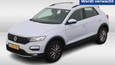 Wit, metallic lak Gebruikt 2021 VW T-Roc Style SUV | € 21.450 (Eerlijke prijs)