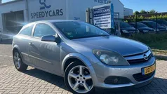 Grijs Gebruikt 2006 Opel Astra GTC Edition Coupé | € 1.449 (Eerlijke prijs)