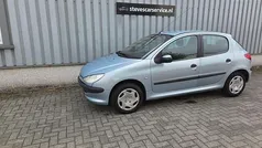 Grijs Gebruikt 2002 Peugeot 206 Hatchback | € 1.750 (Eerlijke prijs)