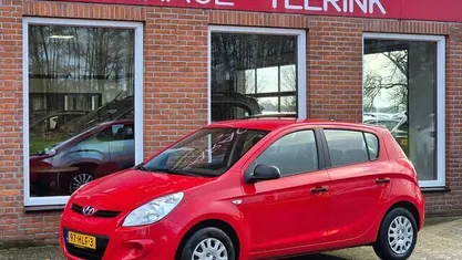 Occasion Hyundai i20 77 PK (56 kW) 2009 Rood Hatchback