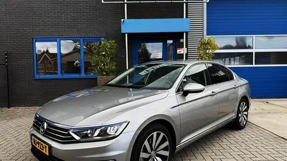 Occasion VW Passat Highline 157 PK (115 kW) 2015 Grijs Sedan