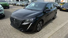 Zwart Gebruikt 2023 Peugeot 208 Allure Hatchback | € 16.850 (Goede deal)
