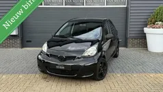 Zwart Gebruikt 2011 Toyota Aygo Hatchback | € 4.250 (Eerlijke prijs)