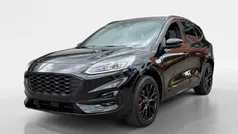 Zwart Gebruikt 2022 Ford Kuga SUV | € 28.940 (Eerlijke prijs)