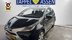 Zwart Gebruikt 2016 Toyota Aygo X-play Hatchback | € 7.249 (Eerlijke prijs)
