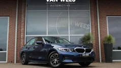 Blauw Gebruikt 2021 BMW 318 Executive Sedan | € 24.450 (Goede deal)