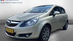 Beige Gebruikt 2010 Opel Corsa Edition Hatchback | € 4.250 (Eerlijke prijs)