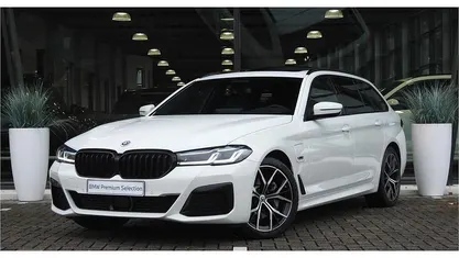 Gebruikt 2022 BMW 530e Comfort Edition Stationwagen | € 43.850 (Eerlijke prijs)