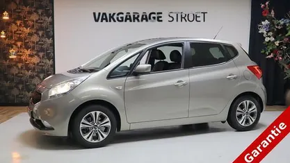 Grijs (metallic) Occasion 2015 Kia Venga Hatchback | € 10.999 (Eerlijke prijs)