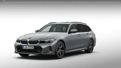 Occasion 2025 BMW 330 Comfort Edition Stationwagen | € 67.125 (Super prijs)