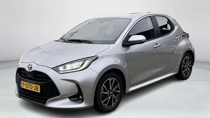 Grijs Occasion 2022 Toyota Yaris Hybrid Hatchback | € 20.950 (Eerlijke prijs)