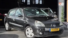 Gebruikt 2005 Renault Clio II Hatchback | € 1.244 (Eerlijke prijs)