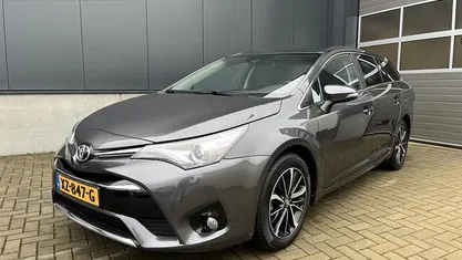 Grijs Gebruikt 2018 Toyota Avensis Stationwagen | € 18.950 (Eerlijke prijs)