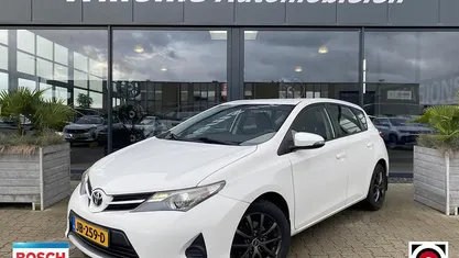 Wit Gebruikt 2014 Toyota Auris Comfort Hatchback | € 9.200 (Eerlijke prijs)