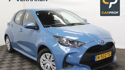 Occasion Toyota Yaris Hybrid Active 2022 Blauw Hatchback