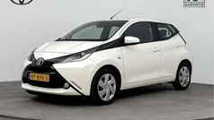 Wit Gebruikt 2018 Toyota Aygo X-play Hatchback | € 10.150 (Eerlijke prijs)