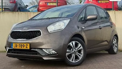 Bruin Occasion 2016 Kia Venga Hatchback | € 7.999 (Goede deal)