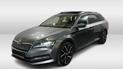 Grijs Gebruikt 2022 Skoda Superb LAURIN & KLEMENT Stationwagen | € 31.950 (Eerlijke prijs)