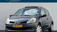 Grijs Gebruikt 2007 Renault Clio II Business Hatchback | € 2.900 (Eerlijke prijs)