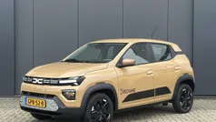 Bruin Gebruikt 2024 Dacia Spring Extreme Hatchback | € 17.740 (Eerlijke prijs)