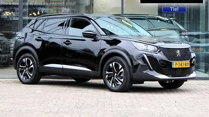 Zwart Occasion 2022 Peugeot e-2008 Allure SUV | € 16.987 (Goede deal)