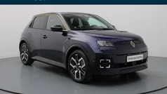 Twotone bleu nocturne / noir etoilé (blauw metallic) Gebruikt 2024 Renault R5 Iconic Hatchback | € 30.490 (Goede deal)