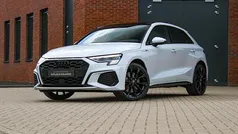 Wit Gebruikt 2022 Audi A3 Sportback Competition Hatchback | € 34.950 (Eerlijke prijs)