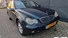 Zwart Gebruikt 2001 Mercedes C180 Stationwagen | € 1.945 (Eerlijke prijs)