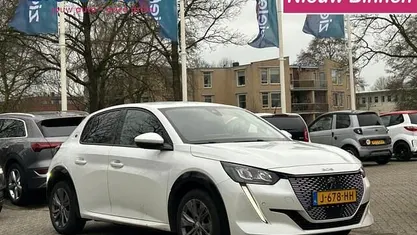 Occasion 2020 Peugeot e-208 Allure Hatchback | € 11.845 (Eerlijke prijs)