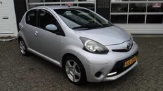Grijs Gebruikt 2013 Toyota Aygo Hatchback | € 4.250 (Goede deal)