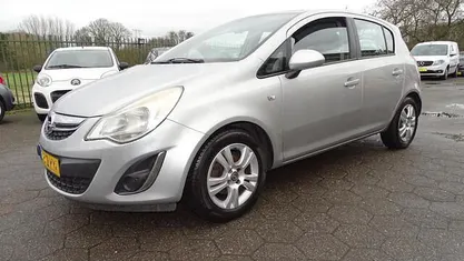 Grijs (metallic) Occasion 2014 Opel Corsa Hatchback | € 4.450 (Eerlijke prijs)
