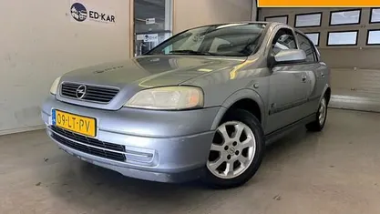 Grijs Gebruikt 2003 Opel Astra Njoy Hatchback | € 1.195 (Eerlijke prijs)