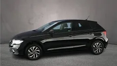 Deep black Gebruikt 2024 VW Polo Life Hatchback | € 22.500 (Eerlijke prijs)