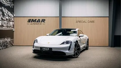 Grijs Gebruikt 2023 Porsche Taycan Performance Package Sedan | € 75.950 (Goede deal)